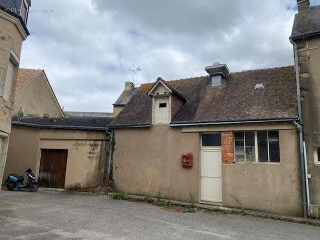 Appartement 354 m² à Fresnay-Sur-Sarthe  - photo 3
