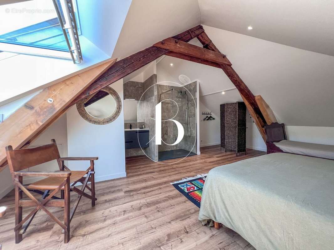 Maison 330 m² à Vinezac  - photo 32