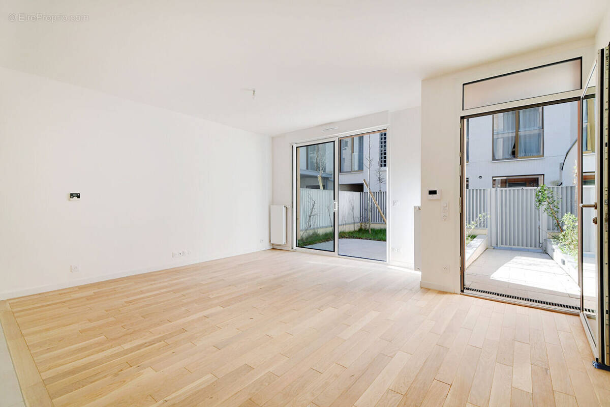 Appartement à PARIS-15E