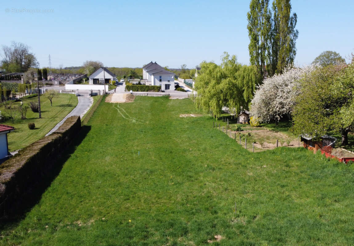 Terrain à AUXON-DESSUS