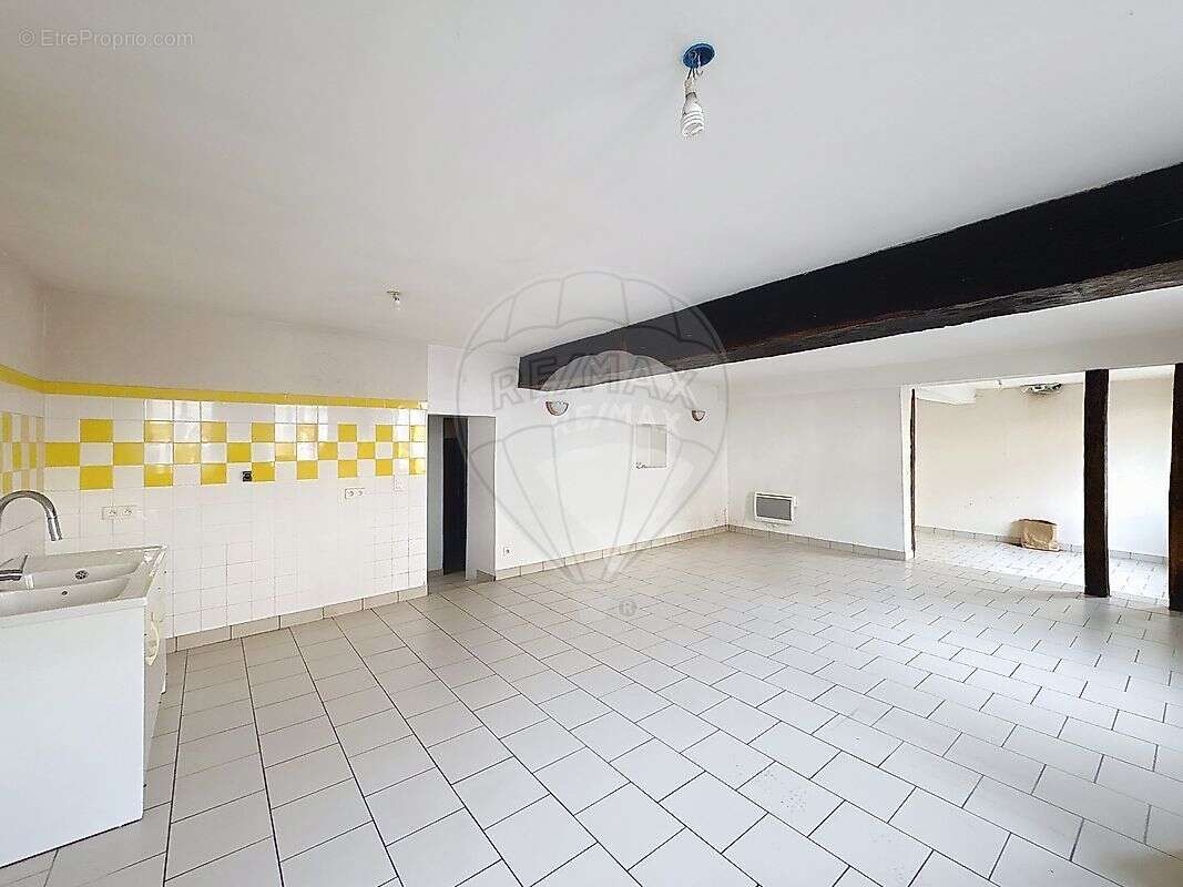 Maison à VILLENEUVE-L'ARCHEVEQUE