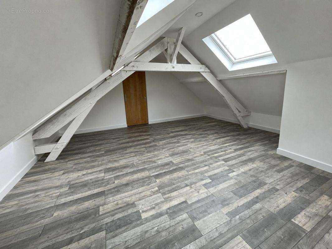 Maison à FOUGERES