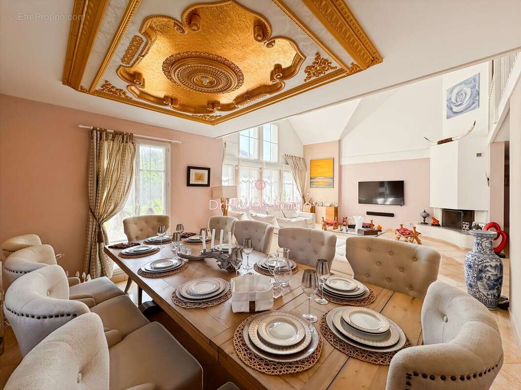 Maison à MONTEVRAIN