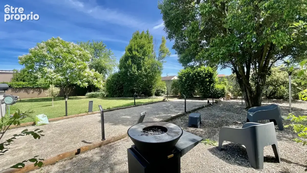 Superbe Villa familiale avec piscine, jardin paysagé et terrain de pétanque / visite virtuelle. - photo 7
