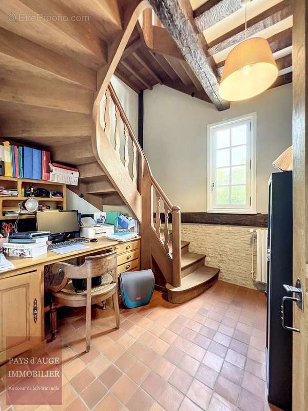 Maison à SAINT-PIERRE-SUR-DIVES