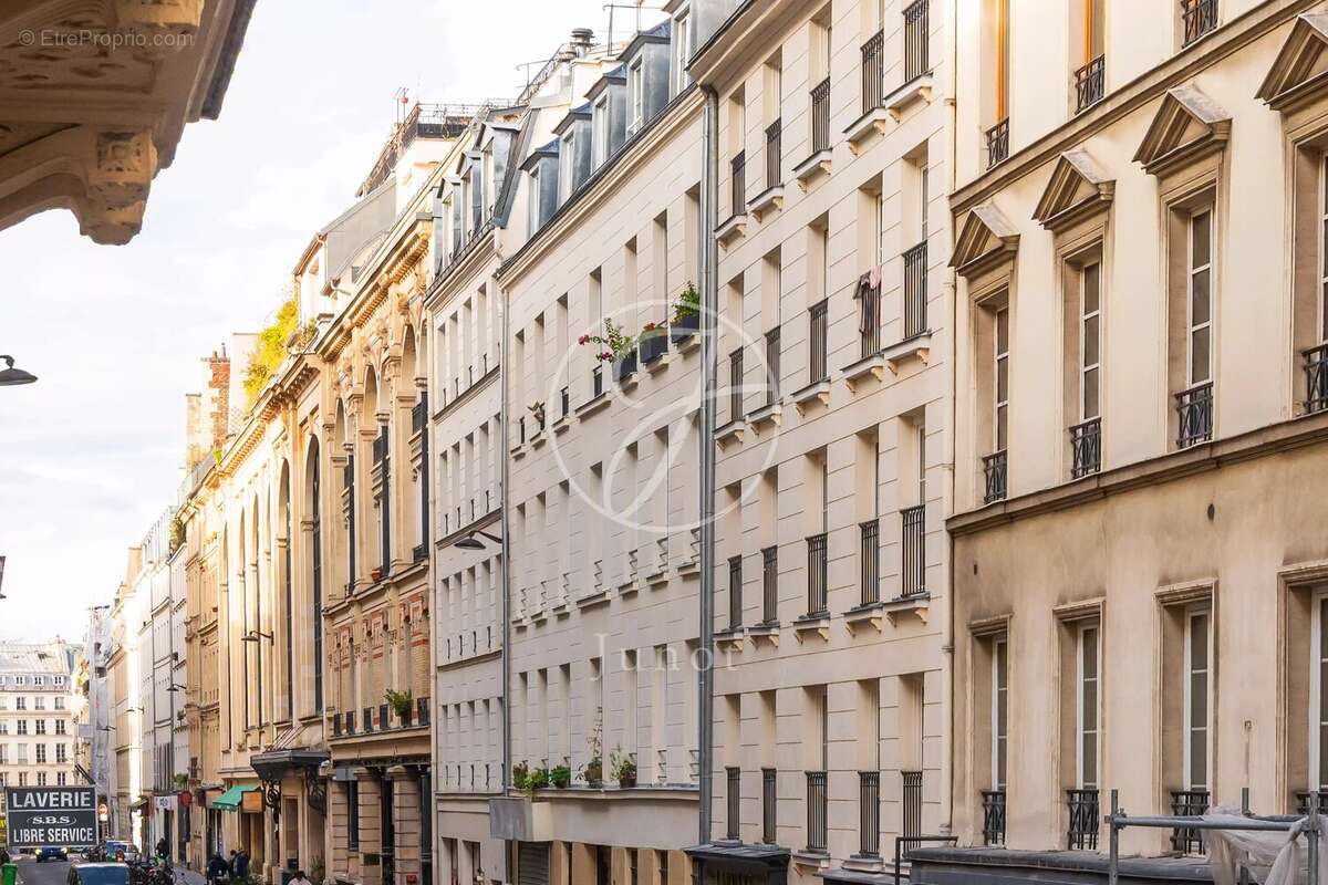 Appartement à PARIS-10E