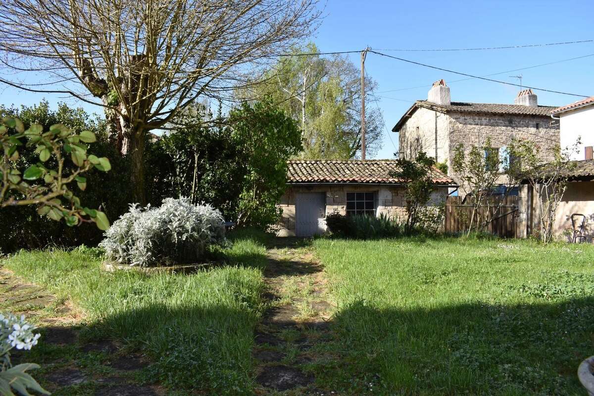 Belle et grande maison familiale à rafraîchir - photo 2