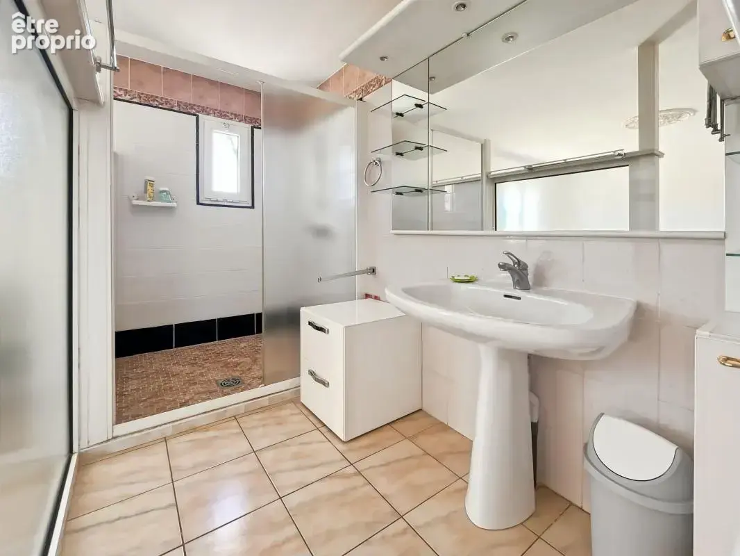 Sérignan – Villa familiale de 4 chambres - 2 garages - Exclusivité ORPI - photo 12