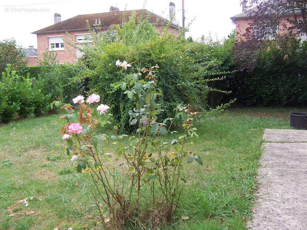Maison à ROSIERES-EN-SANTERRE