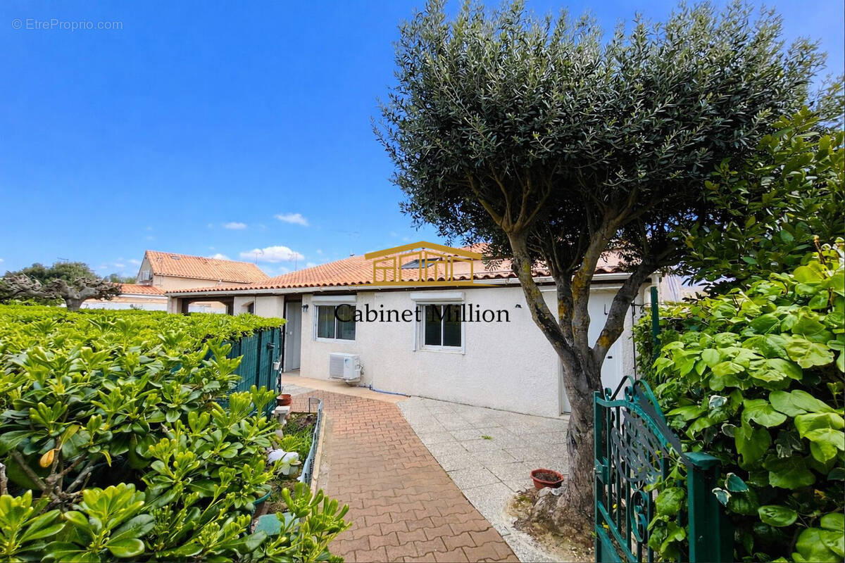 Maison à VIC-LA-GARDIOLE