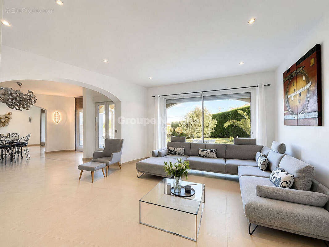 Maison  5 pièce(s) 170 m2, 3chambres, 2SDE, 1SDB, jardin de 1837m2 - photo 6