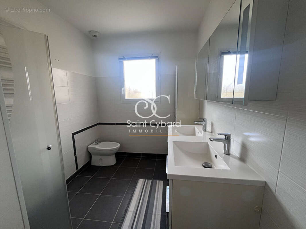 Maison à LA COURONNE