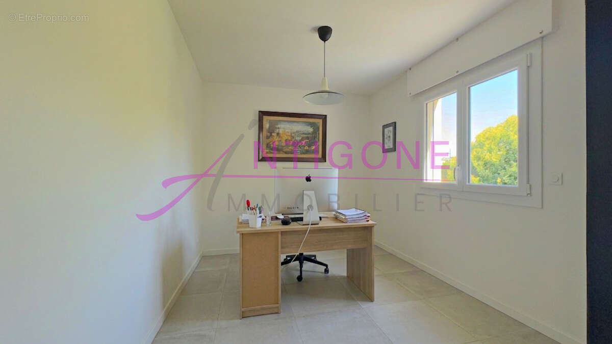 Appartement à SIX-FOURS-LES-PLAGES