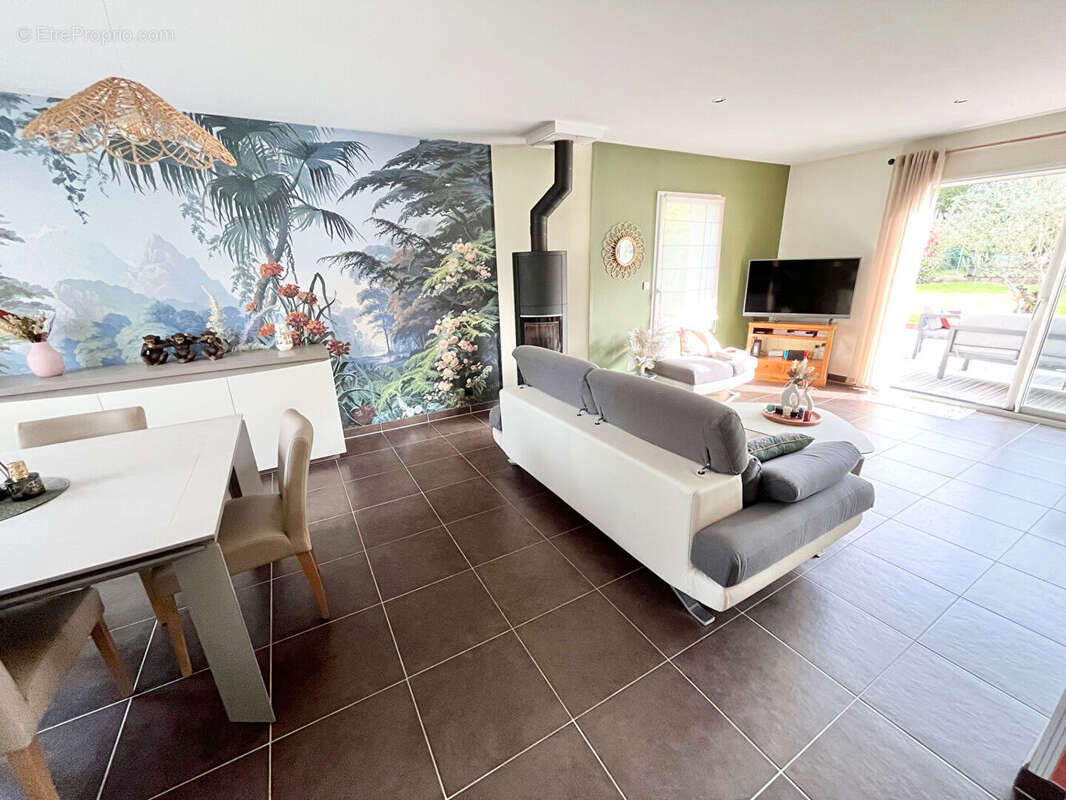 Maison à SAINT-CYR-SUR-LOIRE