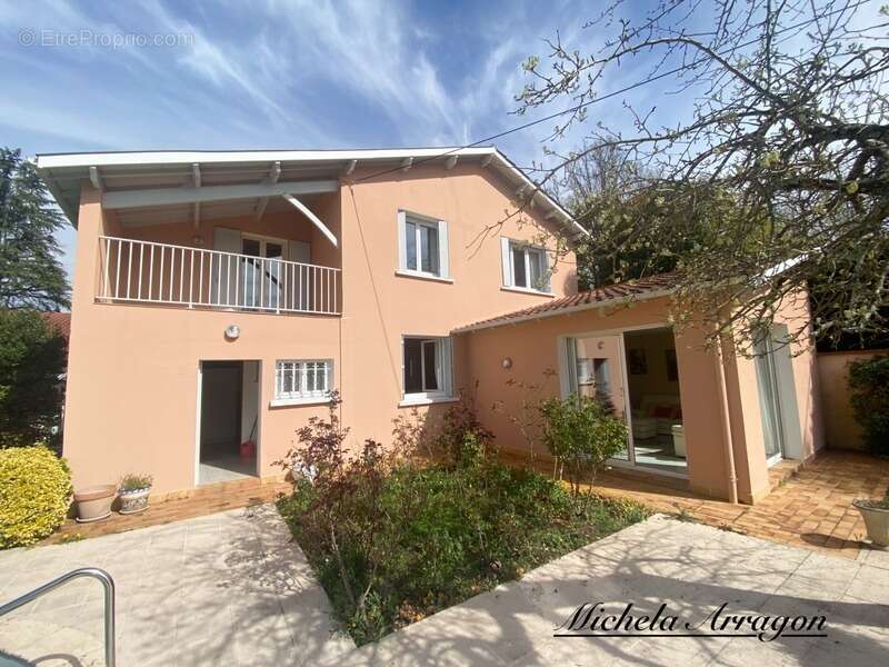 Une maison lumineuse avec piscine et jardin, à vivre pleinement au cœur de Villeneuve-sur-Lot - photo 14