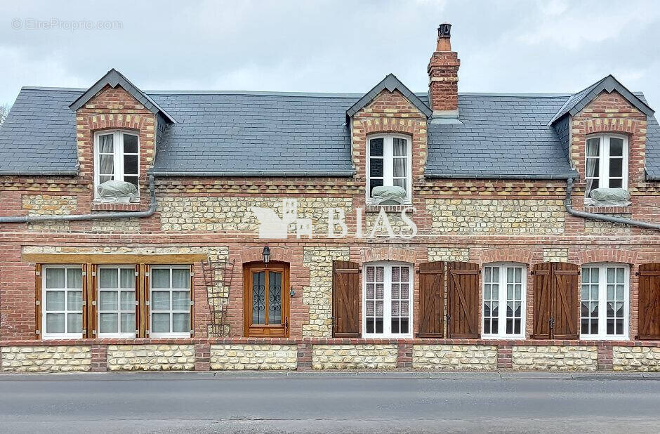 Maison à PONT-L'EVEQUE