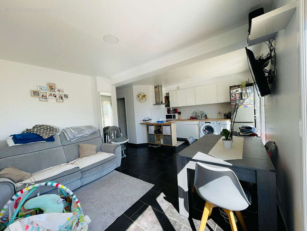 Appartement à SARTROUVILLE