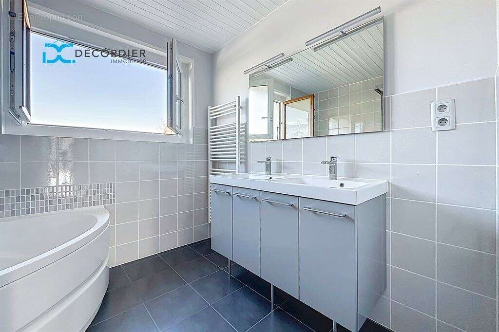 Maison à NEUVECELLE
