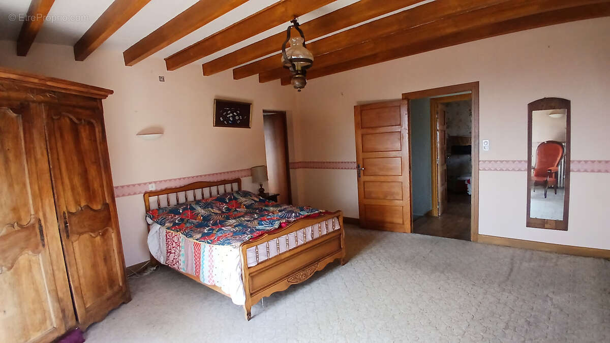 Maison à VOLLORE-VILLE