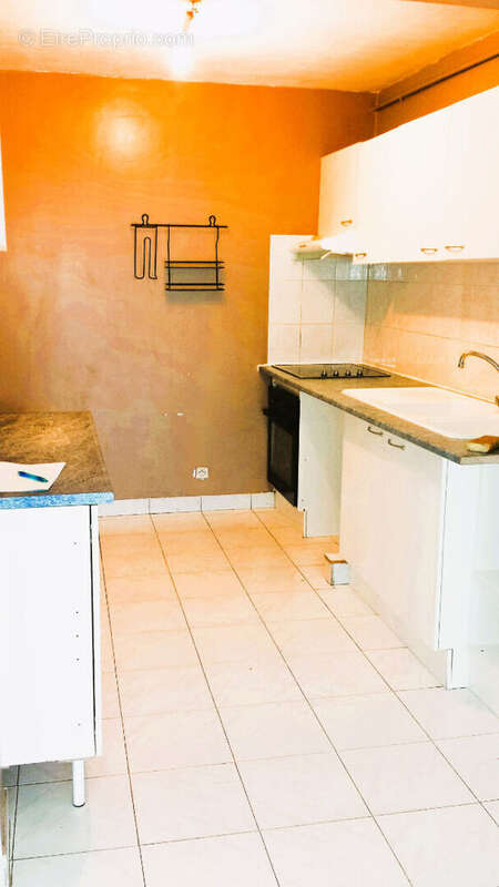 Appartement à SAULX-LES-CHARTREUX