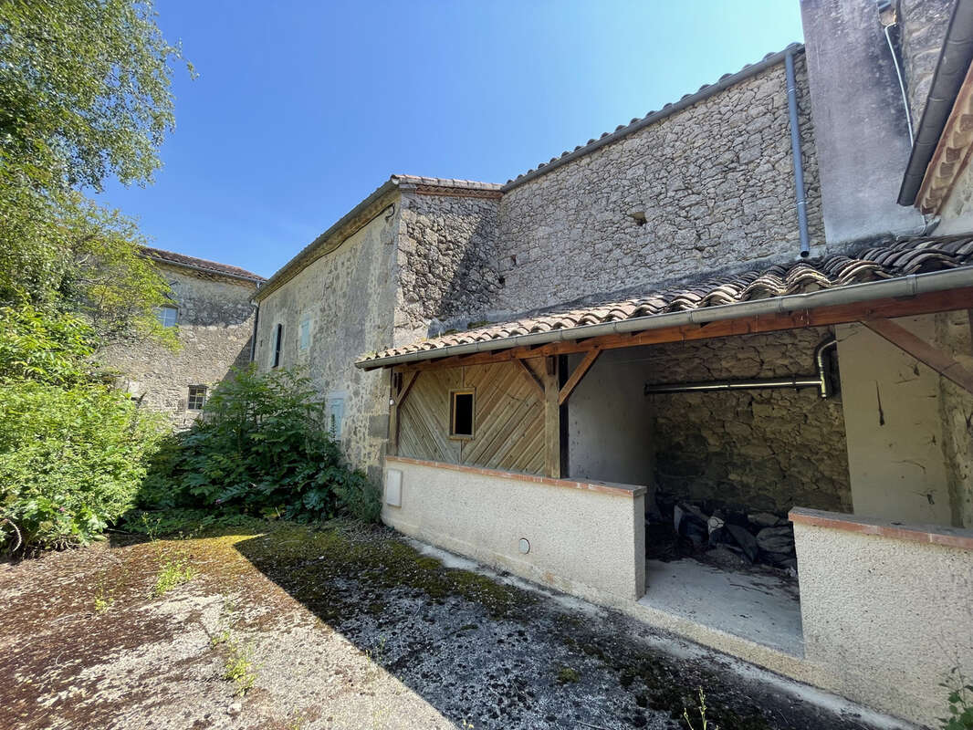 Maison à MONCRABEAU