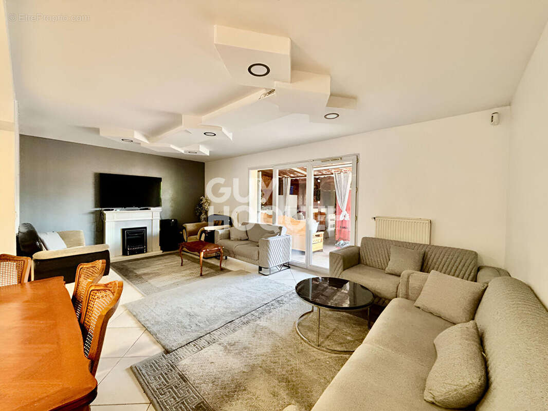 Maison à VAULX-EN-VELIN