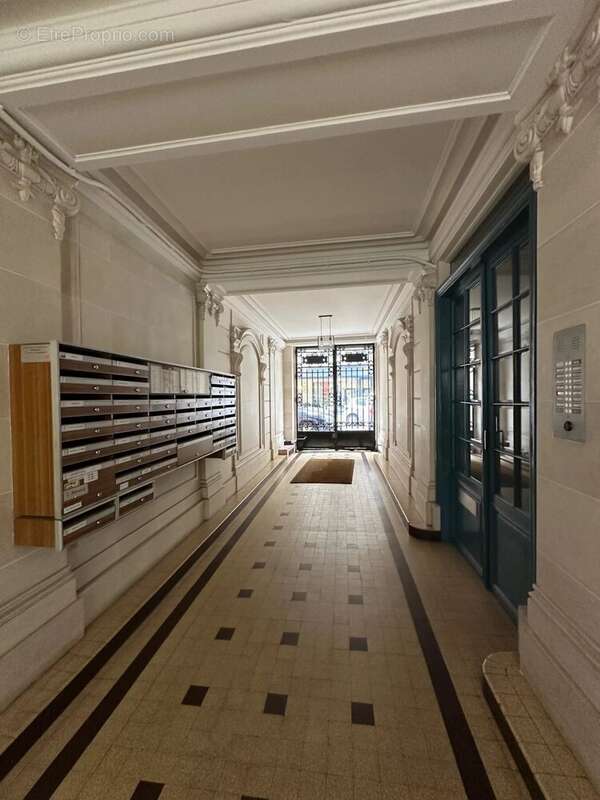 Appartement à PARIS-18E