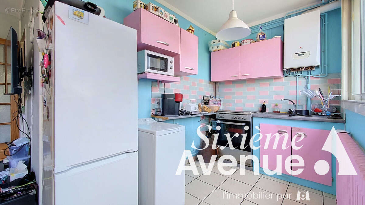 Appartement Saint Priest 2 pièces 40m² avec parking privé et fermé - photo 6