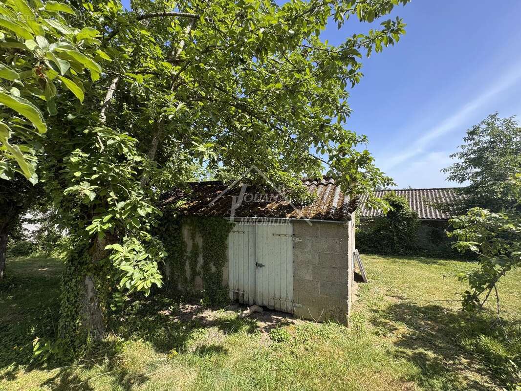 Maison à DOMPIERRE-SUR-BESBRE