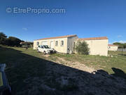 Maison à VILLEVIEILLE