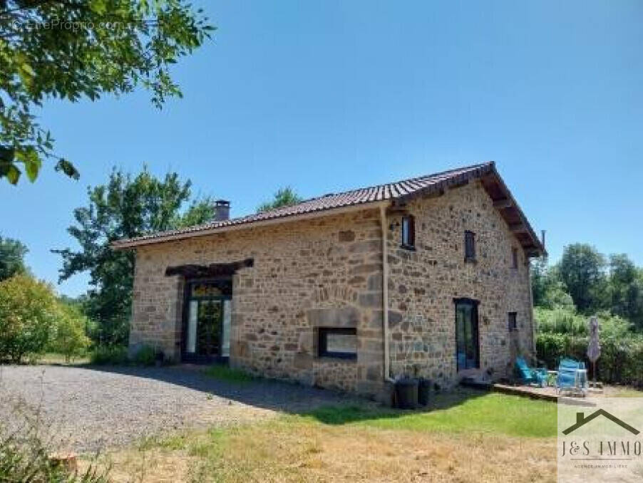 Maison à GENOUILLAC