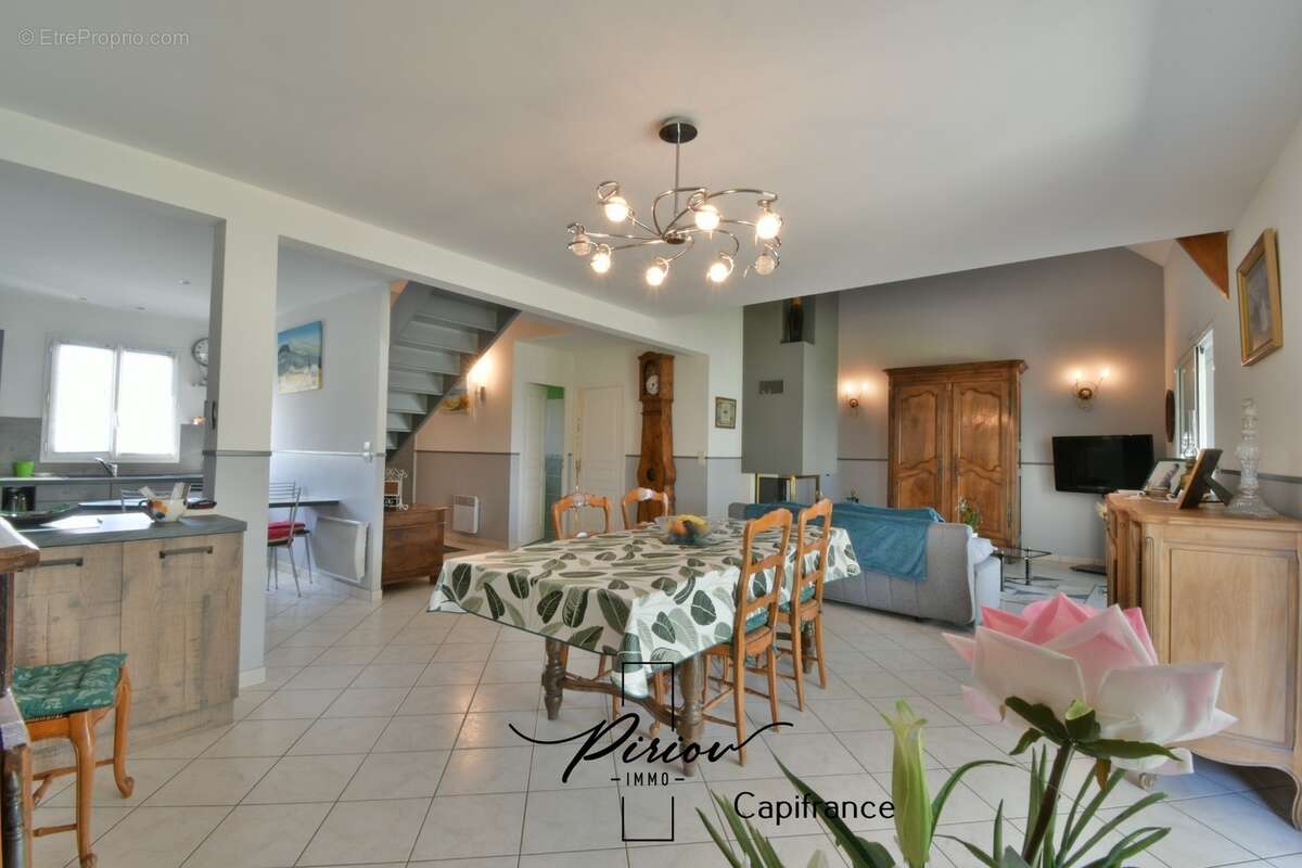 Pavillon 2000 - Plain Pied - 2 sdb - 134 m² - véranda - jardin clos - photo 3
