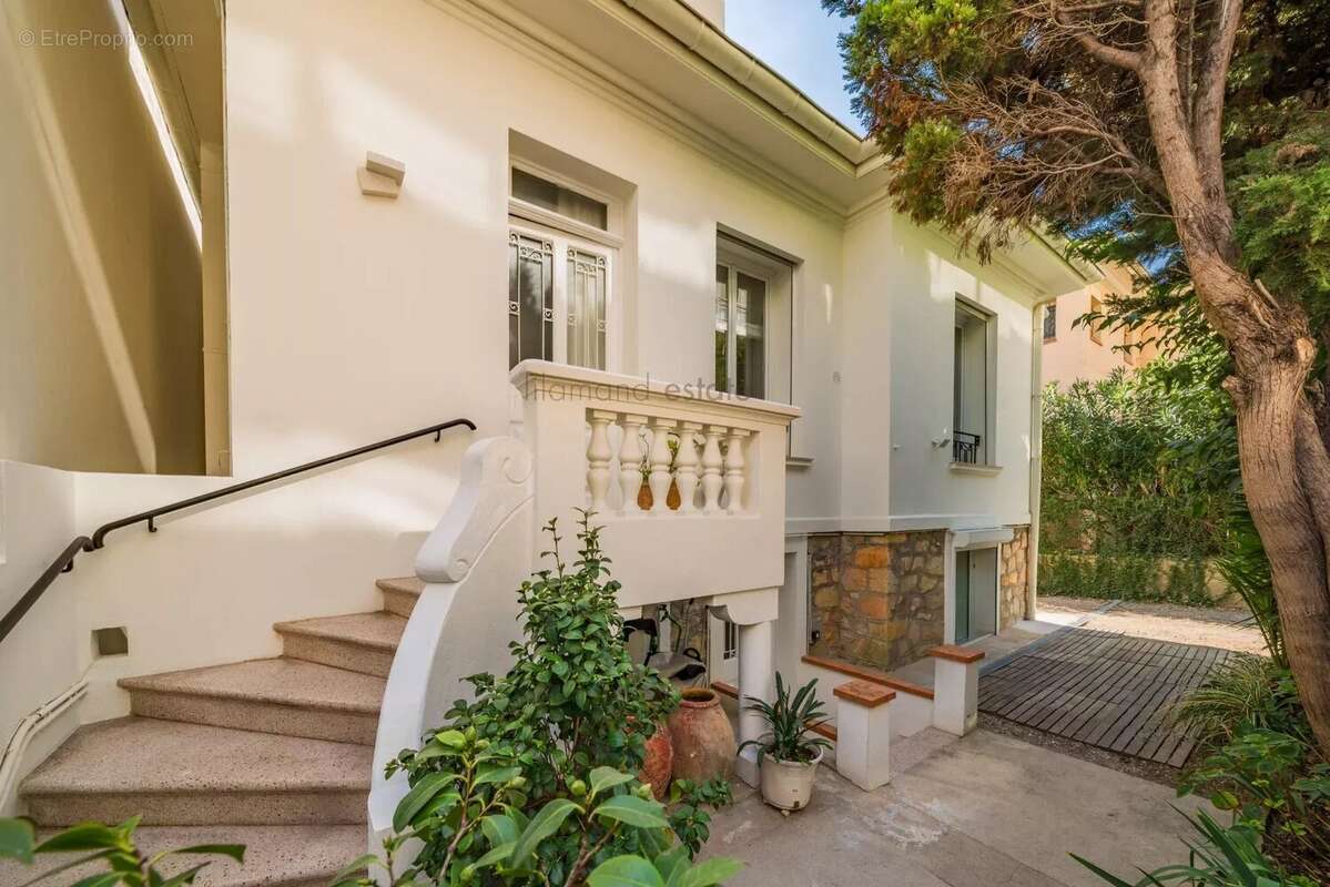 Cannes - villa belle epoque renovee - calme et proximite centre - photo 27