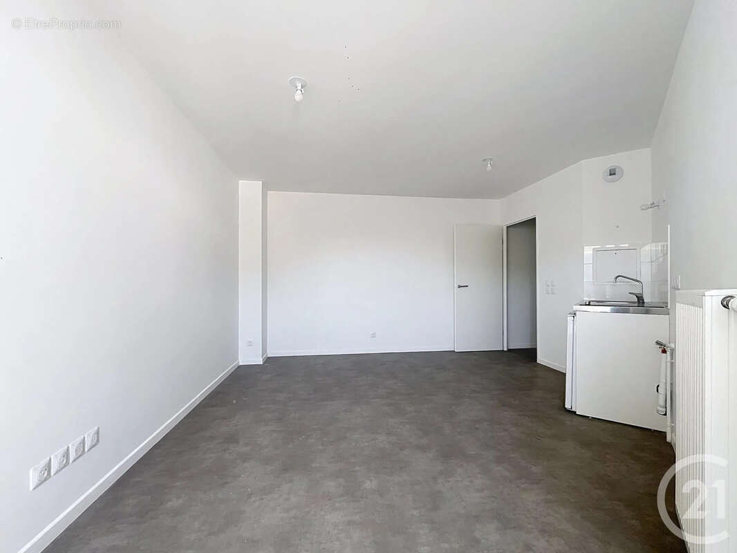 Appartement 27 m² à Savigny-Le-Temple  - photo 11