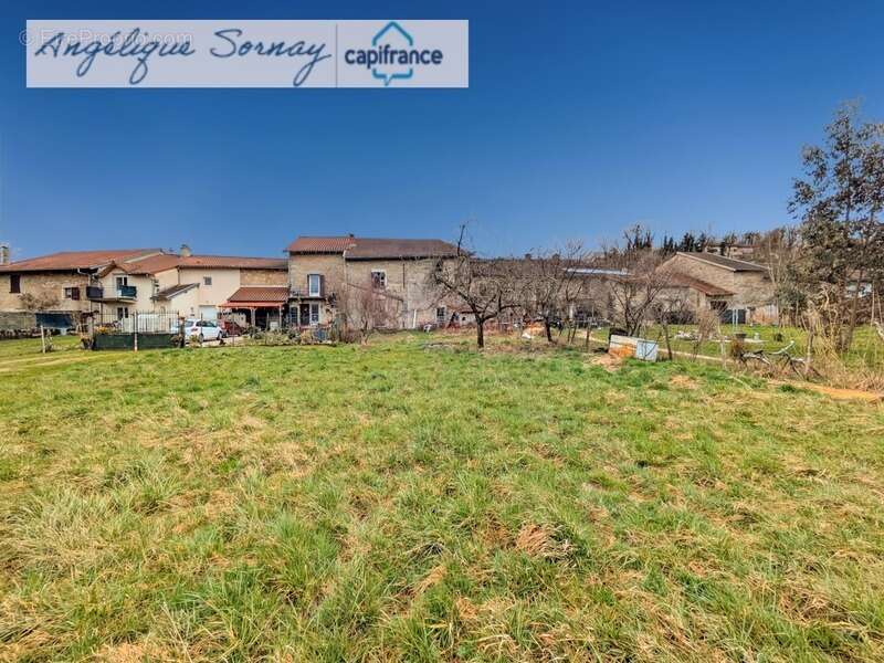 Maison à SAINT-JULIEN