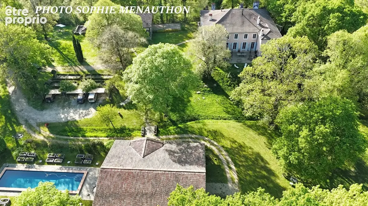 Propriété d'exception  Manoir historique au cur de près de 3 hectares - photo 3