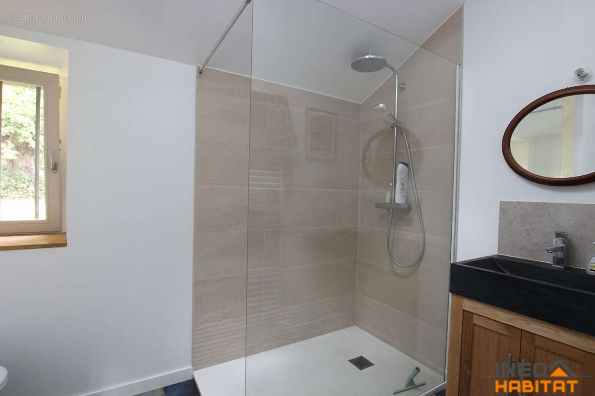 Maison à BOURG-DES-COMPTES