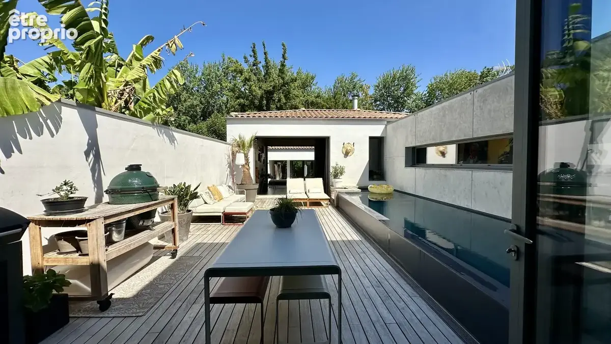 Maison 6 pièces 244 m² à vendre à La Rochelle (17000) - photo 1