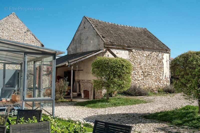 EXCLUSIVITE - Dpt Yvelines (78), à vendre à SAULX-MARCHAIS, Maison de caractère 6 pièces - photo 17