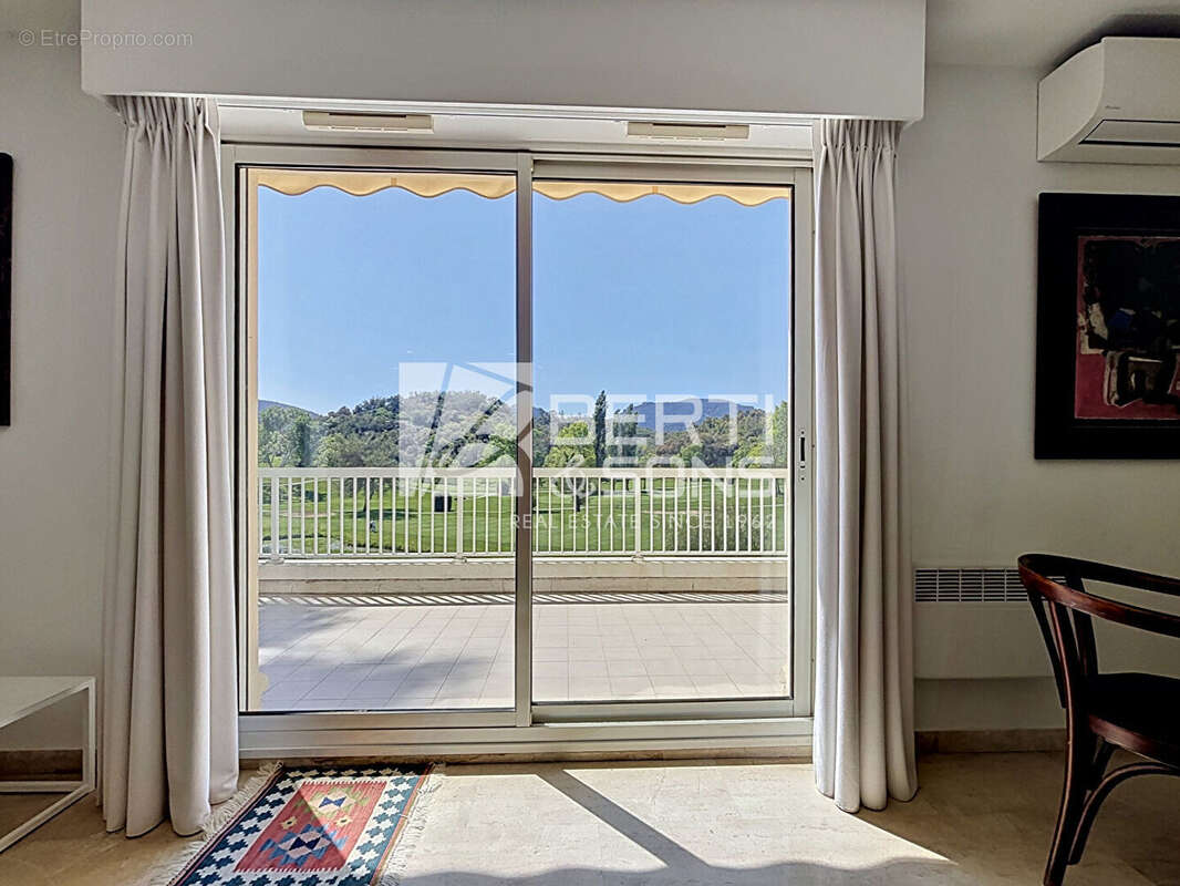 Vue golf et esterel - appartement 3 pieces - photo 11