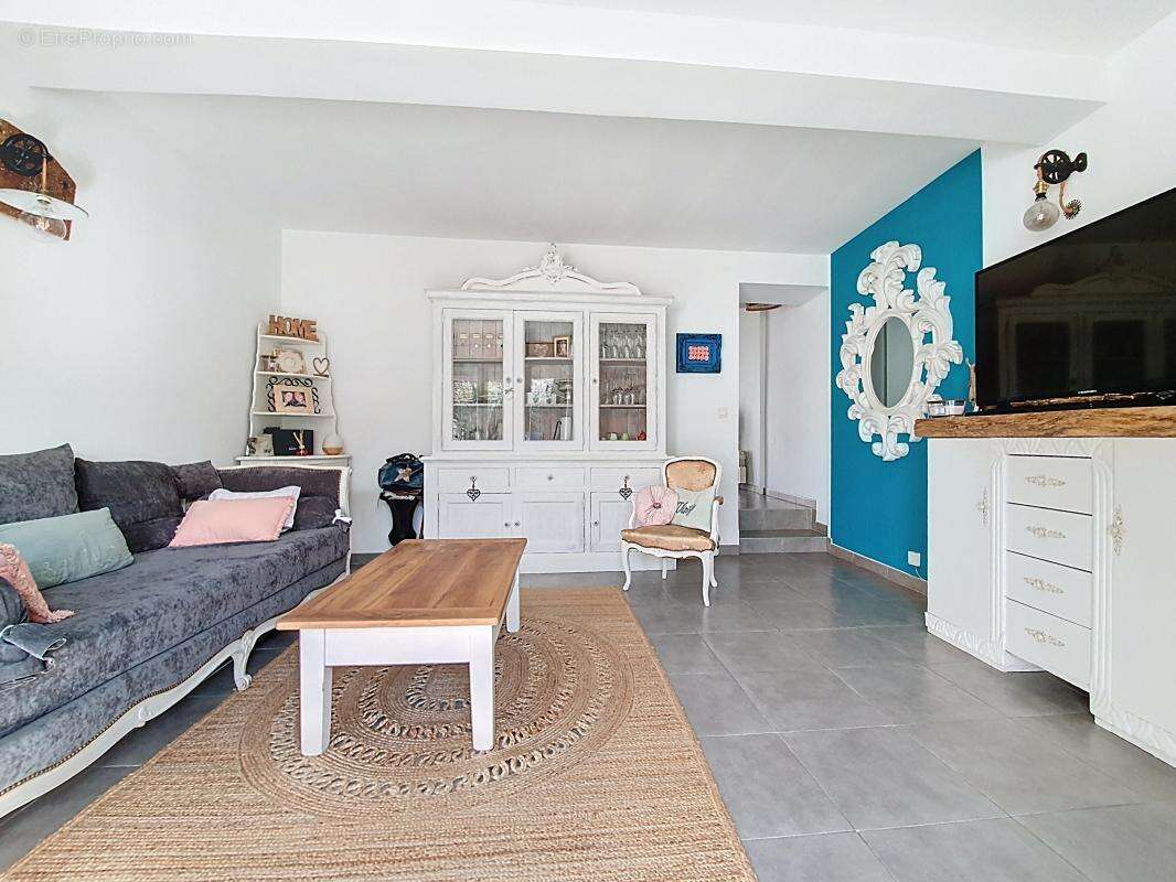 Maison - Mitoyenne - Entièrement rénovée -  Chambres - Terrasse - Jardin - Proche commodités - photo 13