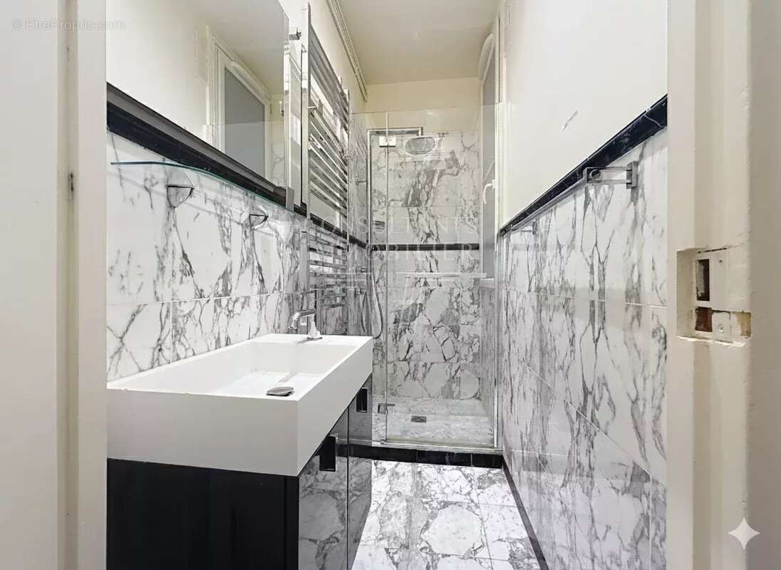 Appartement à PARIS-6E