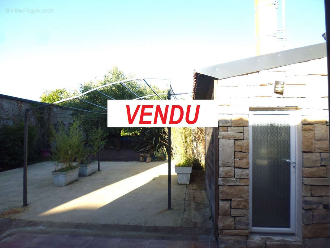 Maison à NIEUL-LE-DOLENT