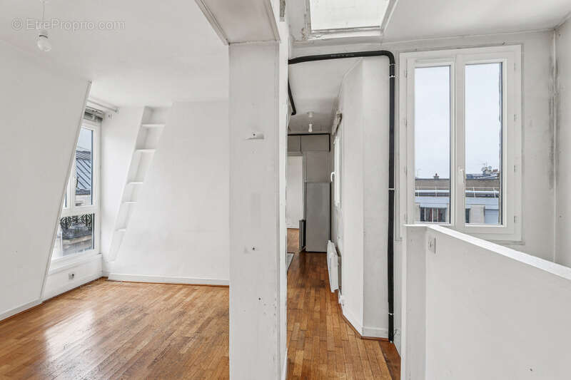 Appartement à PARIS-10E