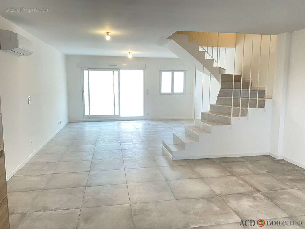 Maison à LA FARE-LES-OLIVIERS