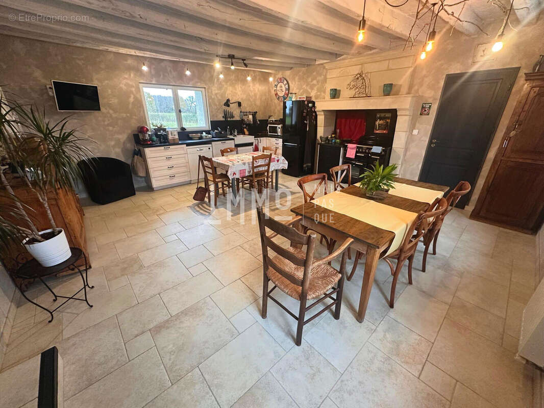 Maison à CHAHAIGNES