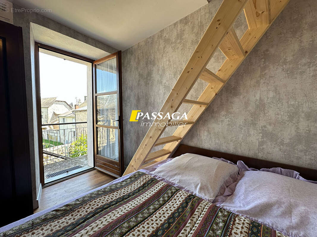 Maison à LAISSAC
