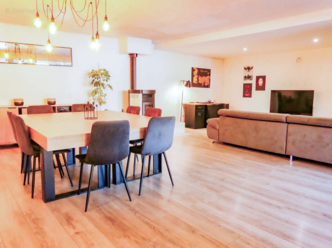 Maison de bourg rénovée avec atelier de 65 m2   Le Louroux-Béconnais - photo 2