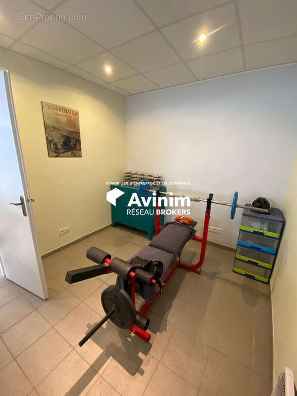 Commerce 81 m² à Grenoble  - photo 4