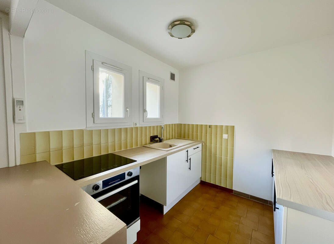 Vaison centre - appartement t3 libre - photo 3